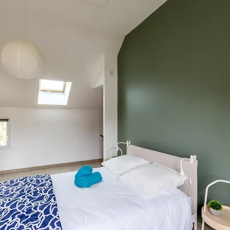 Le Duplex , Proche Gare Rer, Parking, Arrivee Autonome Apartment