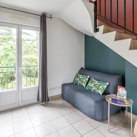 Le Duplex , Proche Gare Rer, Parking, Arrivee Autonome شقة