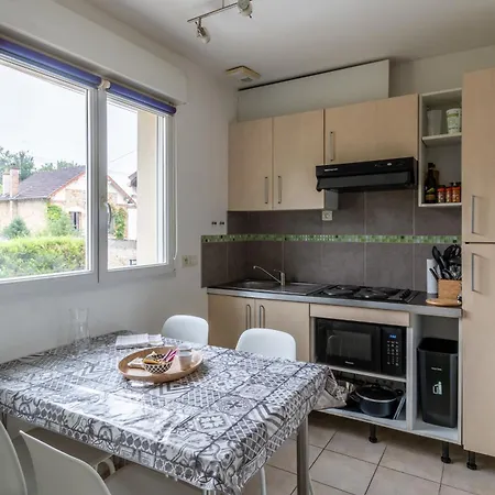 Le Duplex , Proche Gare Rer, Parking, Arrivee Autonome *