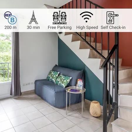 Le Duplex , Proche Gare Rer, Parking, Arrivee Autonome Apartment