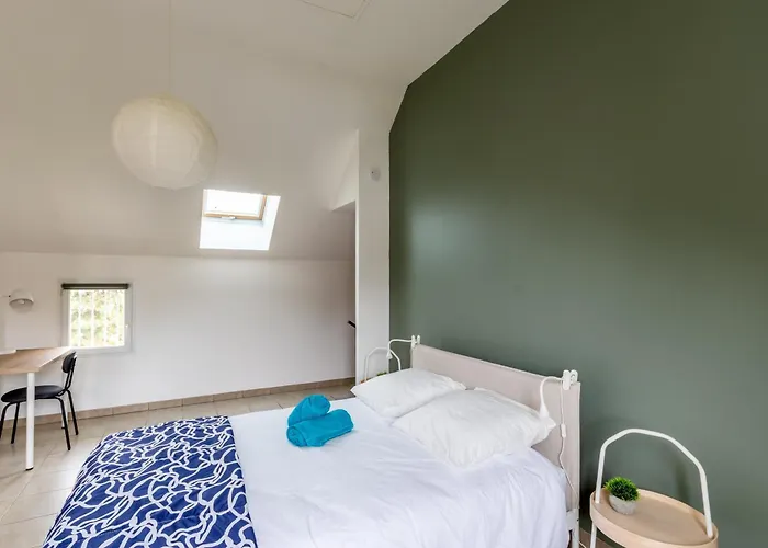 Le Duplex , Proche Gare Rer, Parking, Arrivee Autonome Apartment