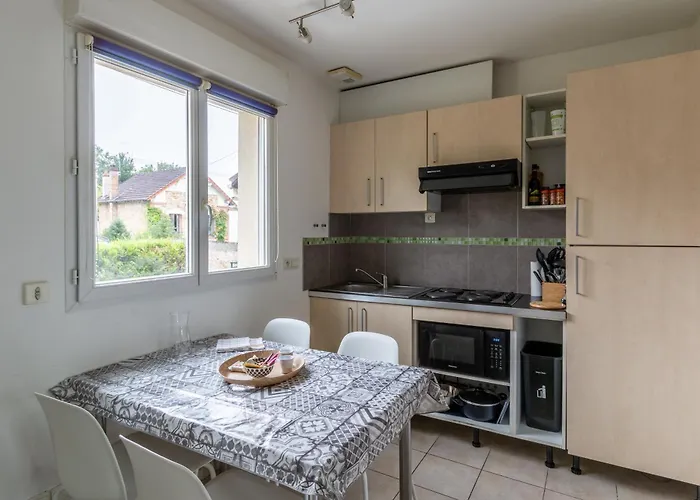 Le Duplex , Proche Gare Rer, Parking, Arrivee Autonome *